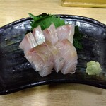 とん八 - かんぱち刺身 520円(税込)(2024年11月20日撮影)