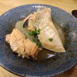 とん八 - 鮭と大根の味噌仕立て煮 450円(税込)(2024年11月20日撮影)
