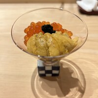 鮨 加 - 釧路のいくら
                    宮城のバフンウニ
                    小どんぶり