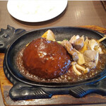 フォルクス 港北ニュータウン店 - 週末ランチ:ハンバーグとステーキ切り落とし