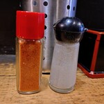 らーめん 勝三 - 卓上の調味料