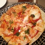 レストラン makiya - モッツァレラチーズとバジルのトマトソースピザ