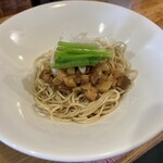 中華蕎麦 はざま - 限定和え麺　ルーロー風　八角が適度に香る食べやすい　魚粉をガッツリ加えても面白いかも。