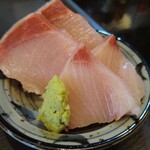 隠れ家 どん亭 - ブリの刺身