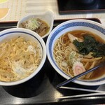 山田うどん - 料理写真: