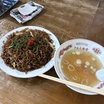 さかえ食堂 - 焼きそば大盛 950円