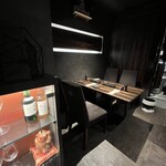 鳥さと - テーブル席