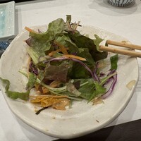 割烹 蒲焼 大沼 - 和風サラダ750円(取り分け後)