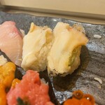 神田江戸ッ子寿司 - つぶ貝　※はて？江戸っ子寿司のつぶってこんな小さかったっけ？昔はもっと出かかったんだけどな！味はいいんだけどもっと厚く切って欲しいなぁ。値段追加でいいので！