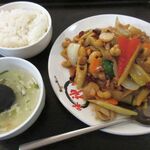 中国料理味神館 - 鶏肉とカシューナッツ炒め(858円)+ライス小(220円)
