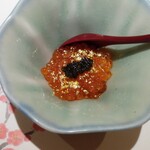 鮨 博多まつもと - いくら小丼 金箔載せ