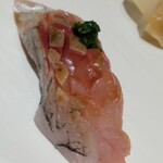 鮨 博多まつもと - あじ 葱生姜玉ねぎ擦りおろし載せ