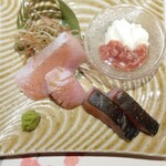 鮨 博多まつもと - ぶりトロ　鰆 炙り　鰹の酒盗とマスカルポーネチーズ