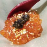 鮨 博多まつもと - いくら小丼 金箔載せ