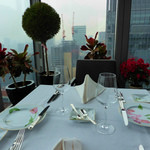 モナリザ - 窓側の特等席（角の席）