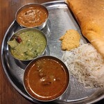 TOKYO BHAVAN - 日替わりカレー3種（1200円）