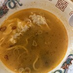 中華そば ひかり - 食べかけ、ごめんm(_ _)m                                         完食前、スープ全体が赤に染まる⁉️ 