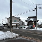 アジアンダイニングブッダ - 向かいにある駐車場（4台くらい？）