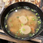 わ楽 - お味噌汁　人参、里芋、お麩