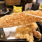 讃岐うどん 白庵 - ちくわ天、にゅ〜〜ん！