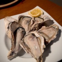 Seafood bar Ermitage 横浜鶴屋町店 - 生牡蠣