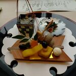 日本料理 加賀屋 KITTE大阪店 - ●ﾗﾝﾁ ｺｰｽ。生ﾋﾞｰﾙ990X2+日本酒 加賀鳶 4合瓶5500+百福ｺｰｽ14300+恵方巻御膳6050+奉仕料10%2530=30,360円 