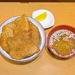 4枚カツ丼（大盛）＋わかめ汁 1,580円