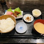 海鮮丼屋 基集 - 