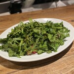 ジュウバー - 自家製ベーコンと香味野菜のサラダ