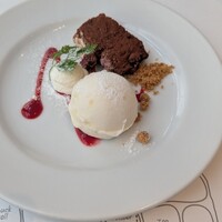 37 Steakhouse & Bar - 