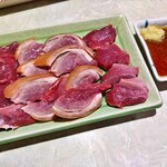 山羊料理　美咲 - 山羊の刺身