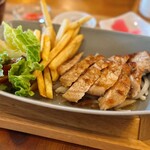 Kai食堂 - 日替わりランチ（ポークステーキセット）