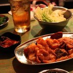 ホルモン盛り合わせ　中　２０００円