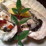 Jimifuumi Azuki - 三陸産の牡蠣、二種盛り