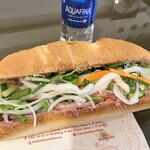 Banh Mi Huynh Hoa - 重量級のバインミー