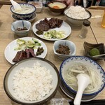牛たん炭焼利久 - 