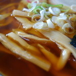 うえんで - スープはげんこつの特徴が感じられる逸品。これはかなり旨いスープですよ。