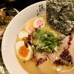 283625058 - 鶏白湯特製ラーメン(1120円)。