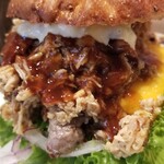 CHILLAX BURGERS&WINE - ミニプルドポークチーズバーガー