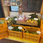 五ケ山豆腐 - 入口には新鮮なお野菜が