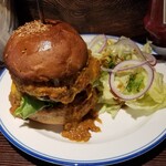 CHILLAX BURGERS&WINE - カレーバーガー