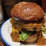 CHILLAX BURGERS&WINE - カレーバーガー