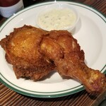 CHILLAX BURGERS&WINE - 自家製フライドチキン