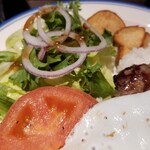 CHILLAX BURGERS&WINE - ロコモコプレート（アボカド付）