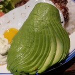 CHILLAX BURGERS&WINE - ロコモコプレート（アボカド付）