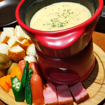 チーズとお肉の個室バル くれいじーグリル 福岡天神店 - 