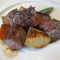 ラーゴ - 宝牧場 近江牛サーロイン　ポルチーニ茸とシェリービネガーソース　脂がノリノリ♪