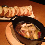 草木万里野 上尾店 - 魚介アヒージョ