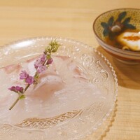 鮨　まつ本 - 平目刺し身、トラフグ肝醤油と