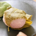 山田餅 - 桜餅